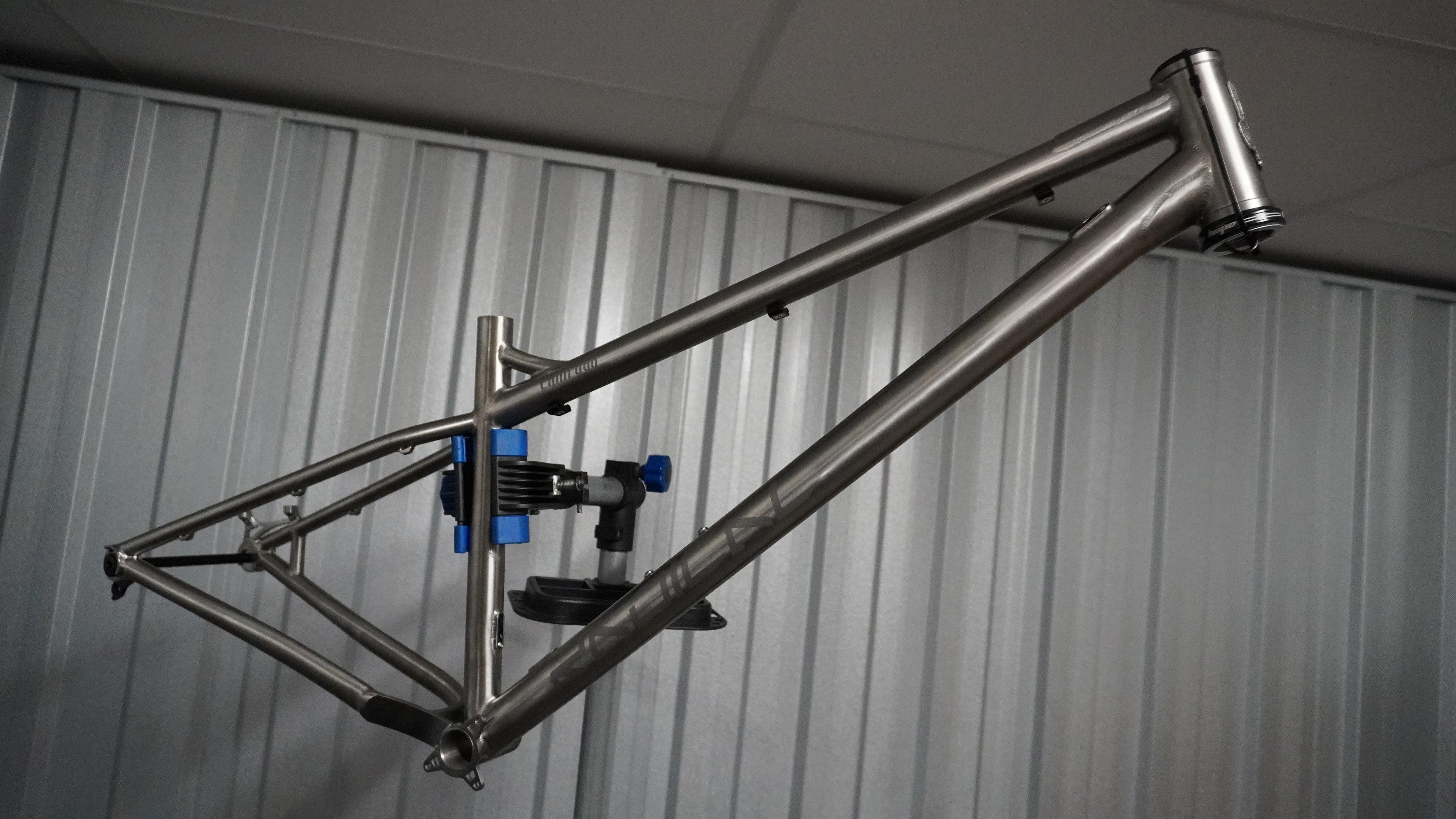 Chilli Dog (Titanium) - MX - Stock Frame