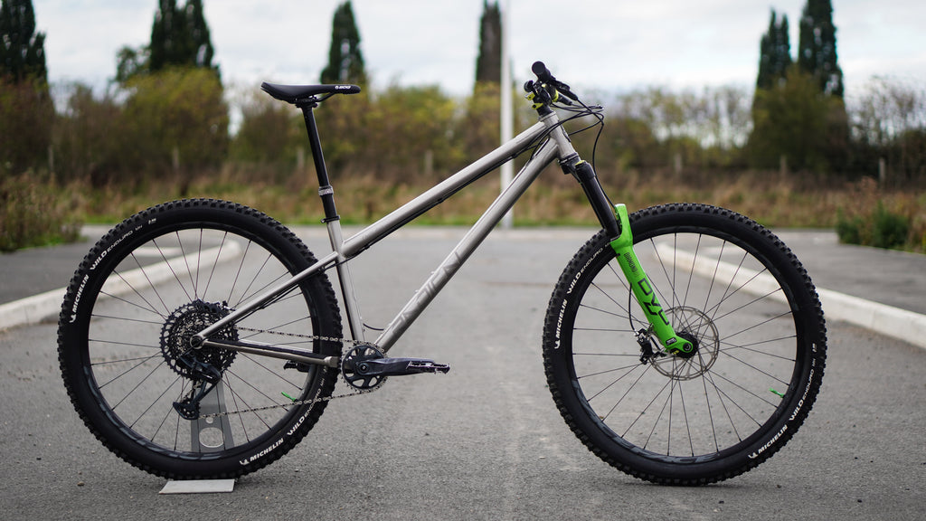 Chilli Dog (Titanium) - Ex Demo